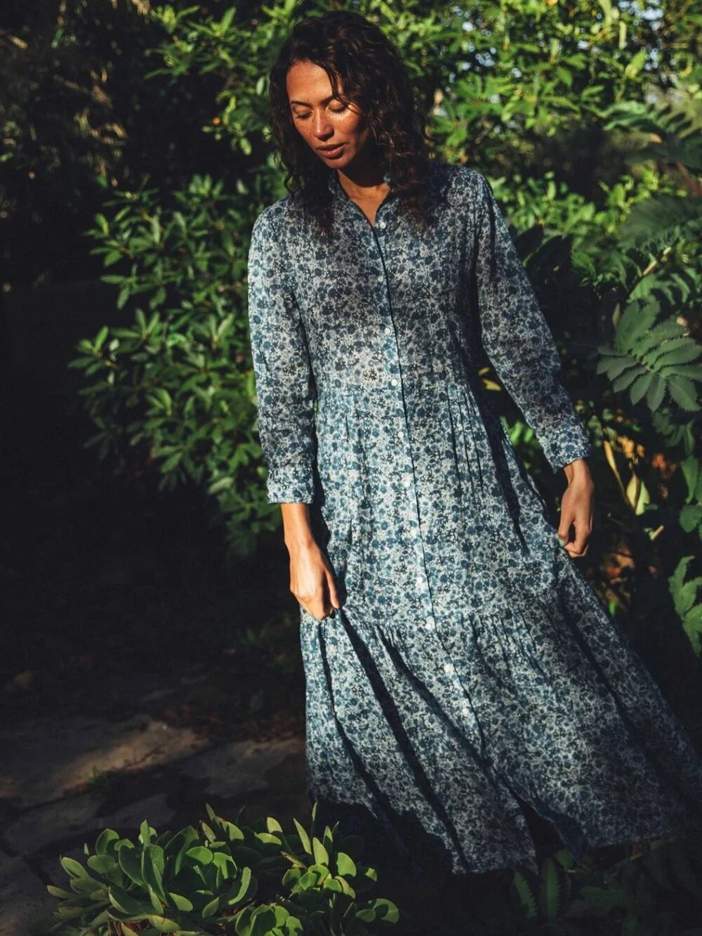 Trovata Birds Of Paradis Mamie Long Maxi Dress Indigo Floral - Picture 15 of 15